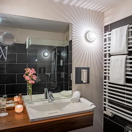 Aqualux Wellness- & Tagungshotel فندق