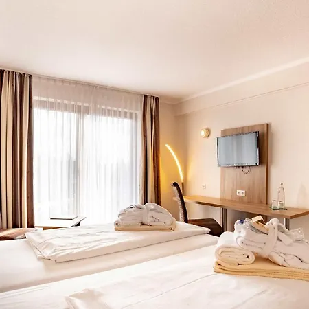 فندق Aqualux Wellness- & Tagungshotel باد سالزشليرف