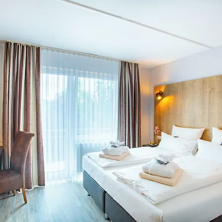 Aqualux Wellness- & Tagungshotel فندق