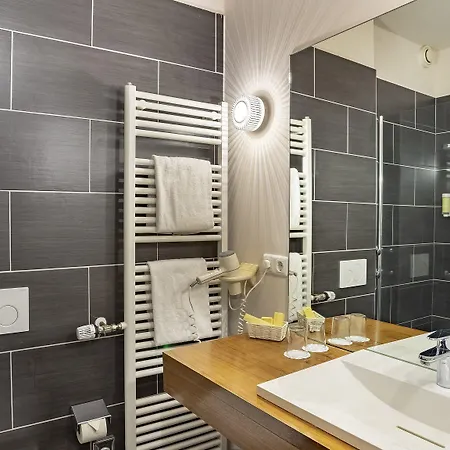 Ξενοδοχείο Aqualux Wellness- & Tagungshotel 4*