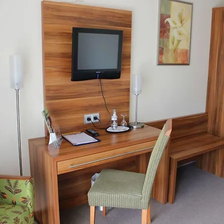 호텔 Aqualux Wellness- & Tagungshotel 4*