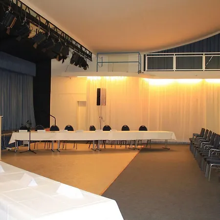 Aqualux Wellness- & Tagungshotel Otel 4*